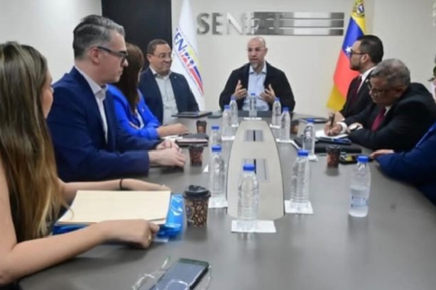 Seniat avanza en la transformación tributaria con participación de expertos y gremios profesionales