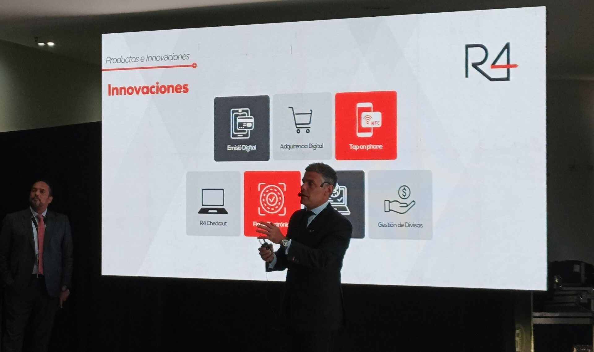 Sector turismo y Grupo R4 impulsan crecimiento económico y modernización del sistema