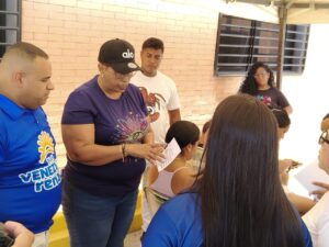 Alcaldía de Mariño atiende a familias afectadas por sismos de La Guaira