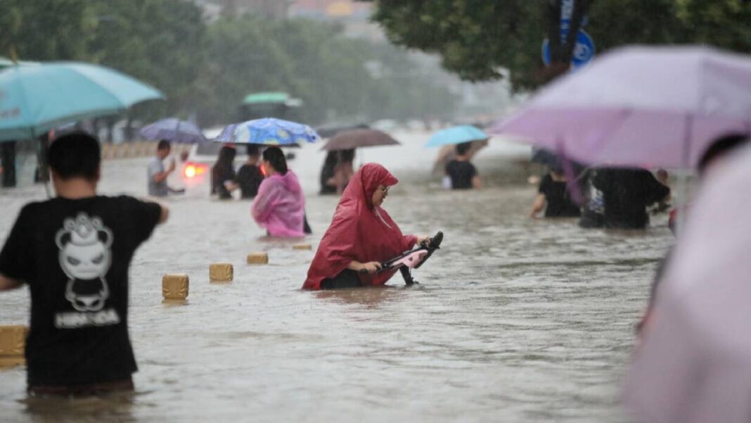 Más de 120 mil evacuados por fuertes lluvias en China