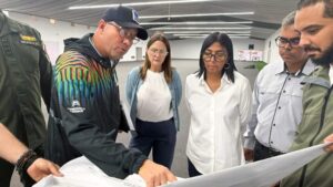 Presidenta Delcy Rodríguez supervisa obras en instalaciones provisionales del Aeropuerto Internacional de Maiquetía