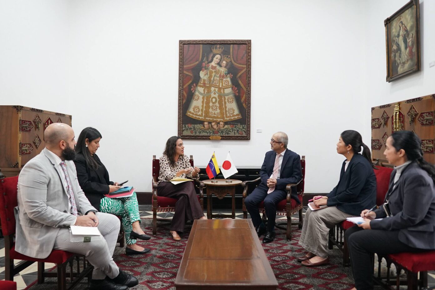 Venezuela y Japón revisaron futuros planes de cooperación