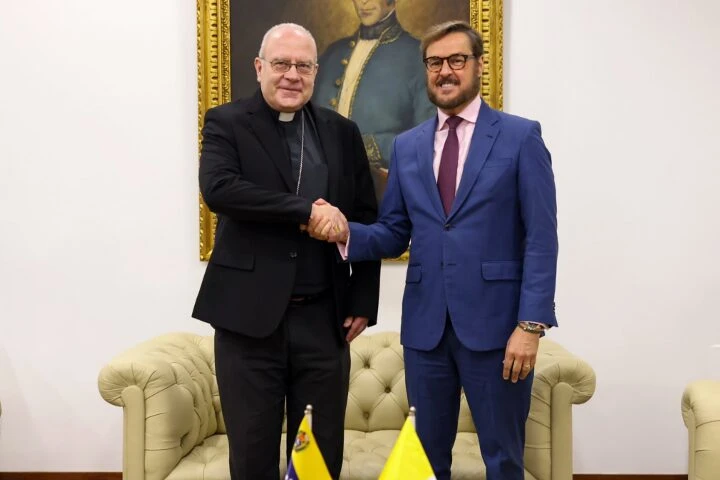 Canciller Félix Plasencia sostiene reunión con nuncio apostólico monseñor Alberto Ortega