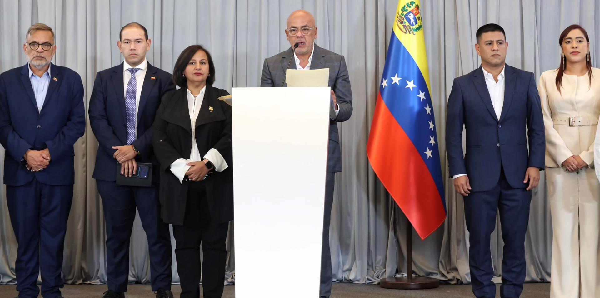 Gobierno y AN 2015 acuerdan buscar activos en Inglaterra y renovar el TSJ tras primer ciclo de diálogo
