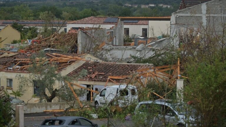 Tornado deja 41 heridos y 300 viviendas dañadas en Francia