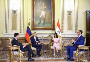 Presidenta Delcy Rodríguez recibe en Miraflores al mandatario de Paraguay Santiago Peña