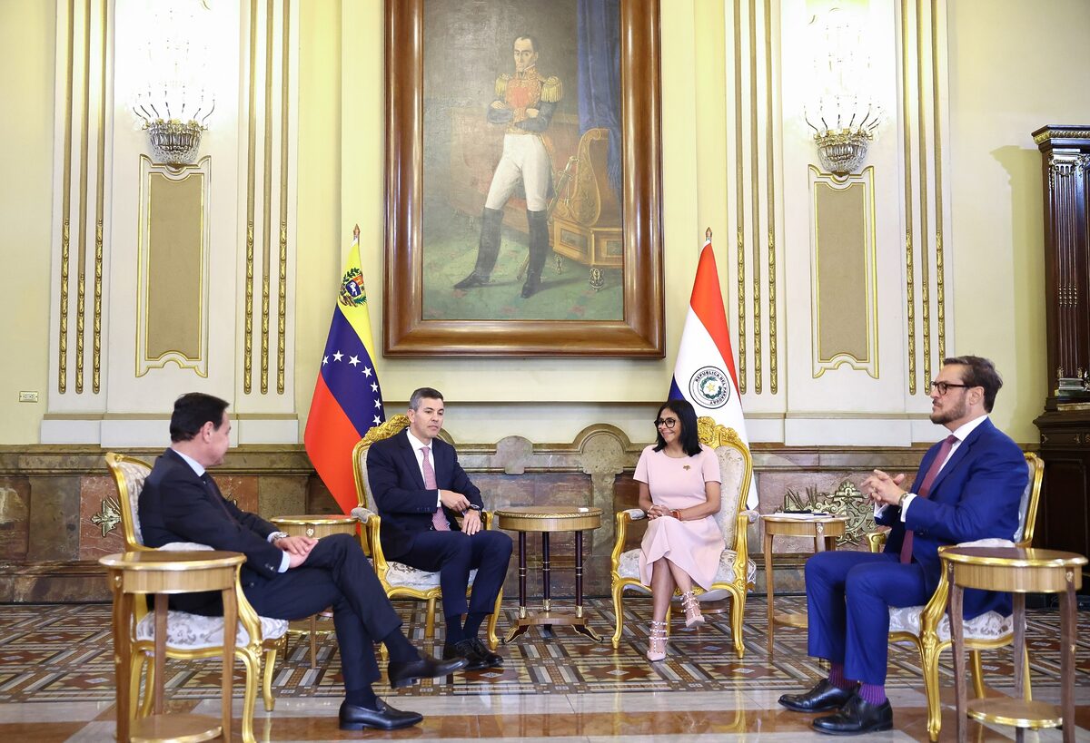 Presidenta Delcy Rodríguez recibe en Miraflores al mandatario de Paraguay Santiago Peña