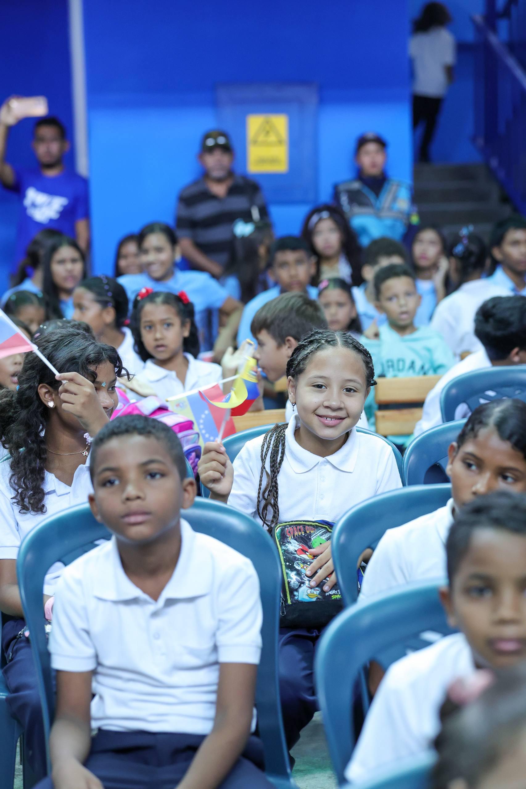 Muchachada aragüeña retornó con alegría al nuevo Año Escolar 2026-2027