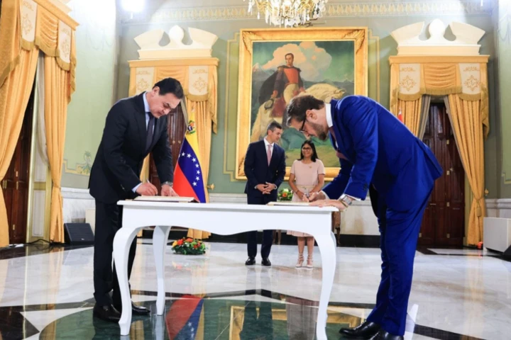 Venezuela y Paraguay suscriben comunicado conjunto en el Palacio de Miraflores