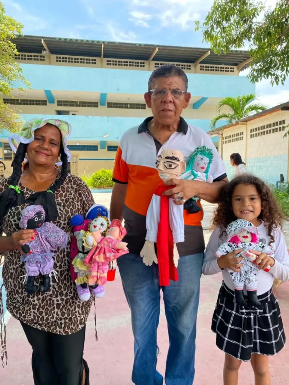 Más de 70 adultos mayores participan en la muestra “Abuelos Felices Creando”