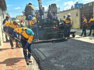 Alcaldía de Lamas inició plan de asfaltado en el sector Casa Grande