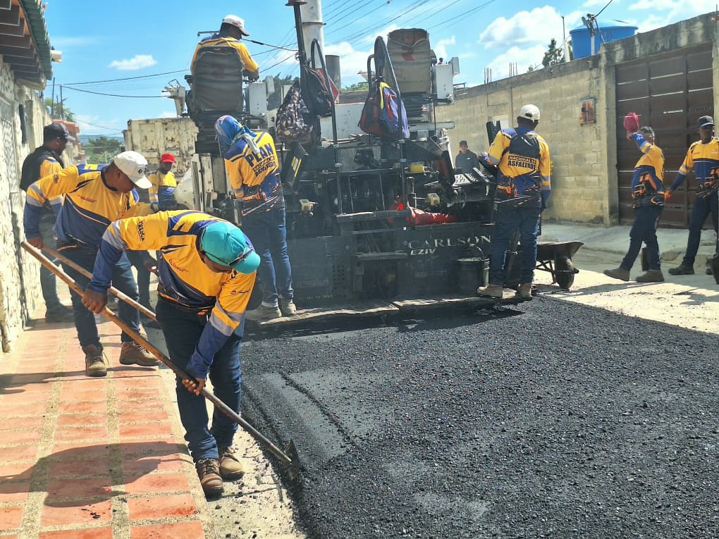 Alcaldía de Lamas inició plan de asfaltado en el sector Casa Grande