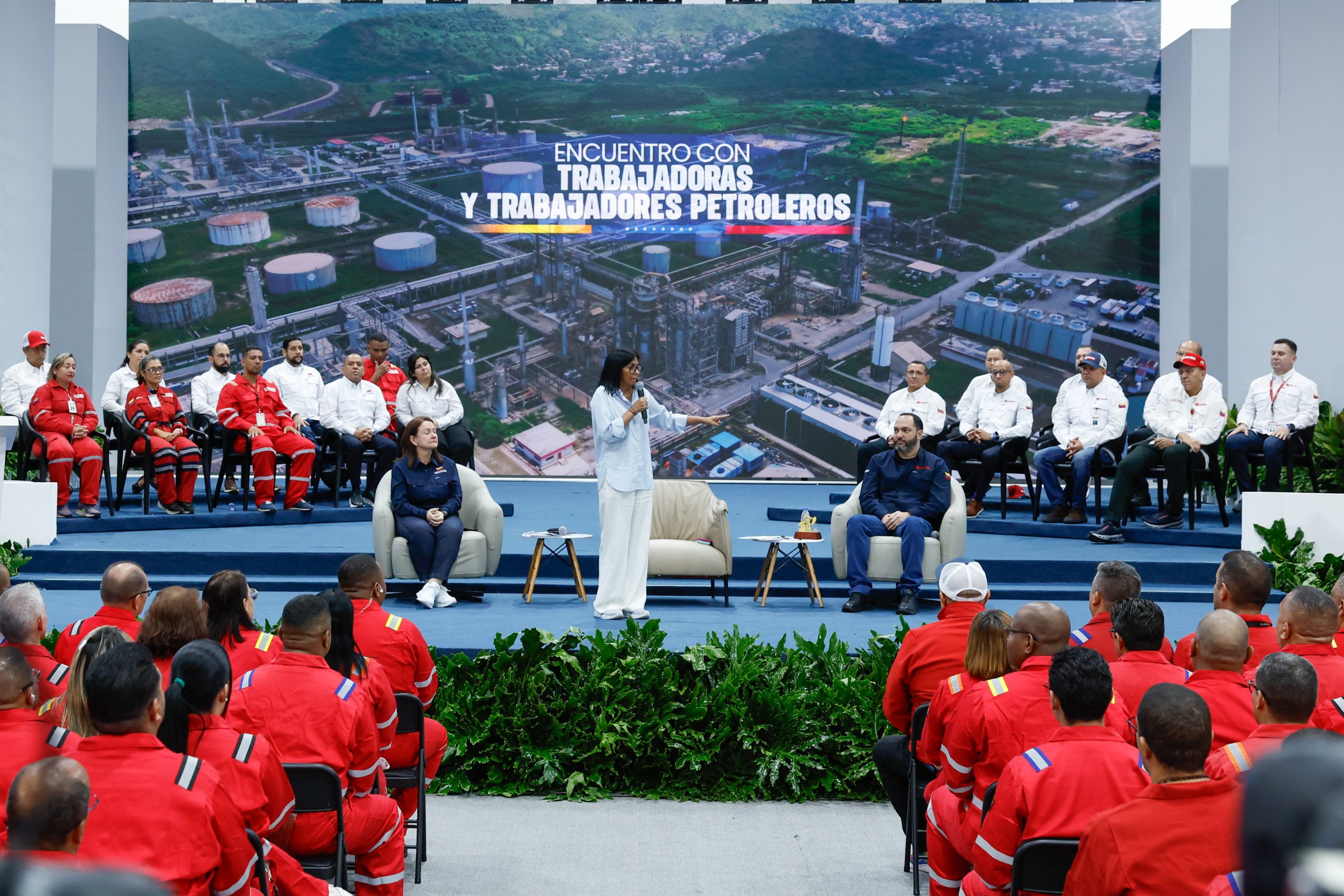 Presidenta Delcy Rodríguez sostuvo encuentro con trabajadores de la industria petrolera