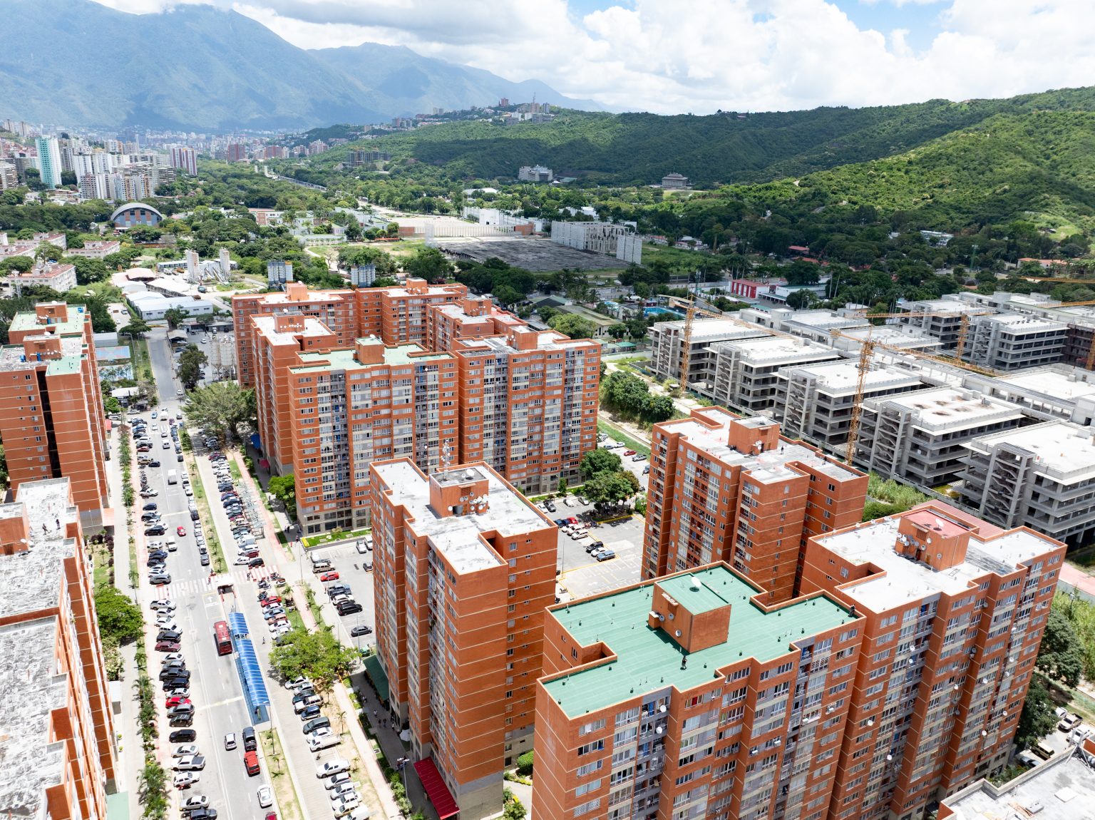 Presidenta Delcy Rodríguez entregó 151 nuevas viviendas para un total de 528 post-terremotos
