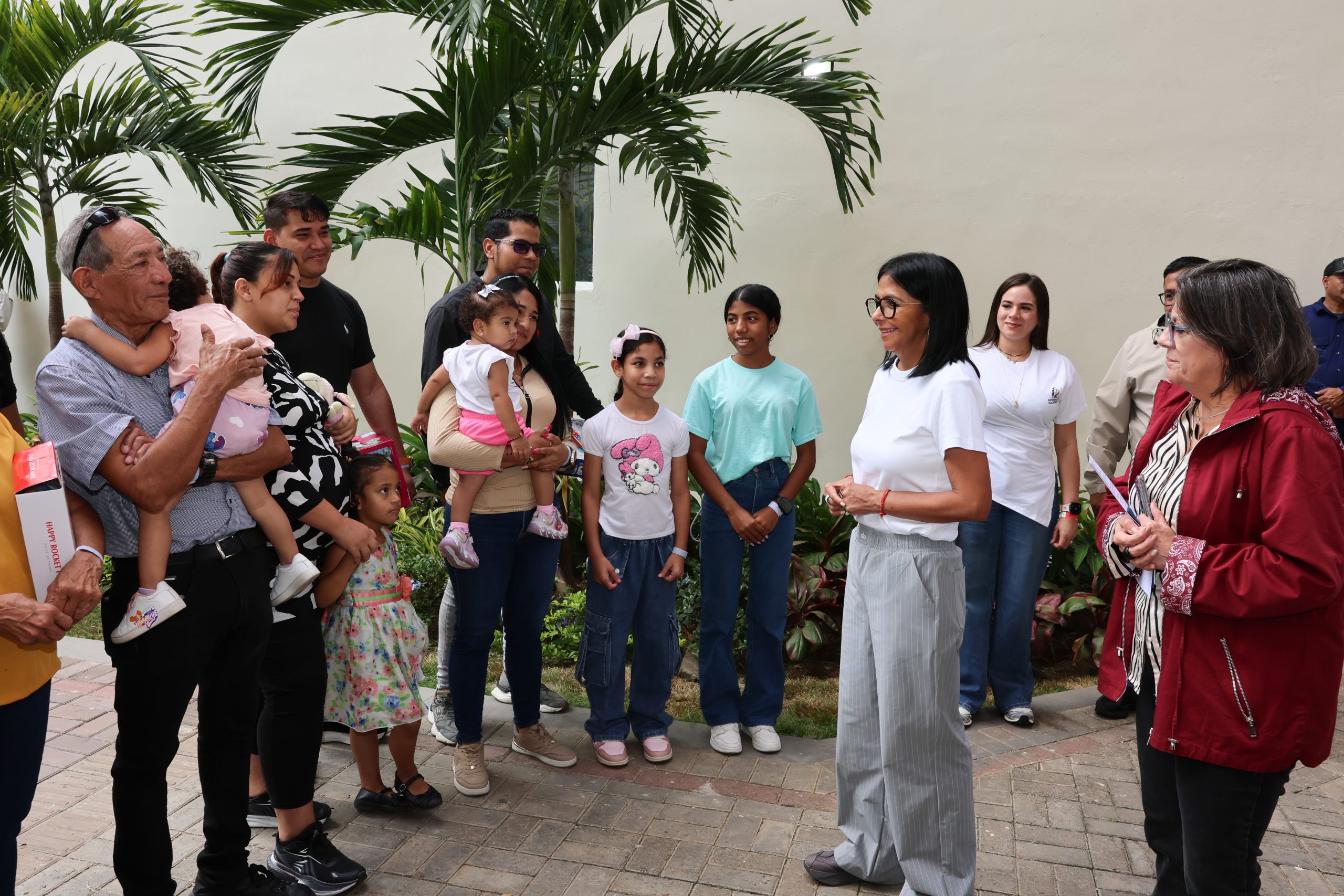 Presidenta Delcy Rodríguez entregó 181 viviendas a familias atendidas tras doble sismo