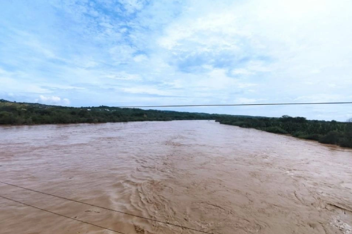 Río Tumbes triplica su caudal por lluvias en la frontera Perú-Ecuador