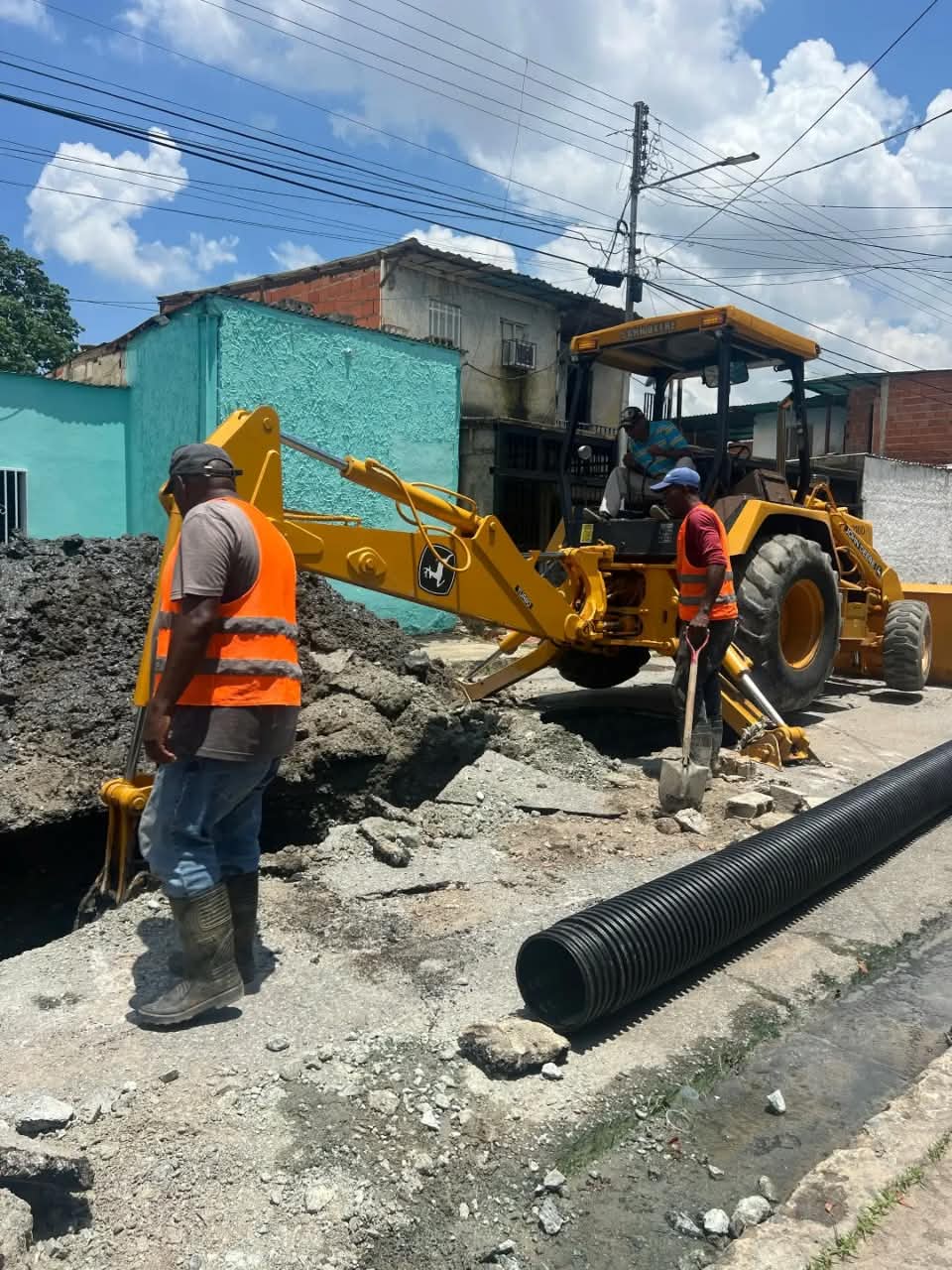 ‎Avanza sustitución de colectores en San Carlos 2