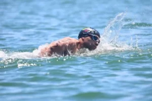 Talento venezolano de aguas abiertas destaca en el XIX Campeonato de playa San Luis en Cumaná