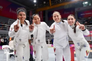 Equipo femenino de espada conquista oro tras vencer a Chile en Santa Fe 2026