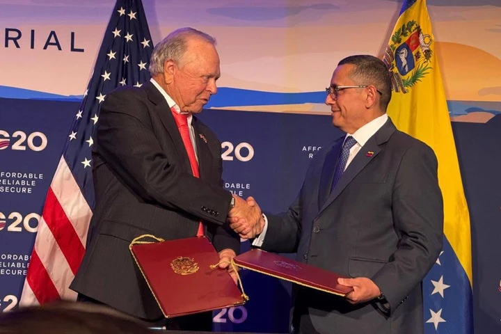 Jefa de Estado celebra memorándum para desarrollar Faja Petrolífera del Orinoco