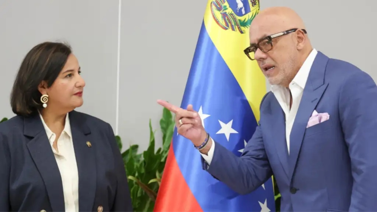 Gobierno y Oposición reanudan mesa de diálogo en Caracas