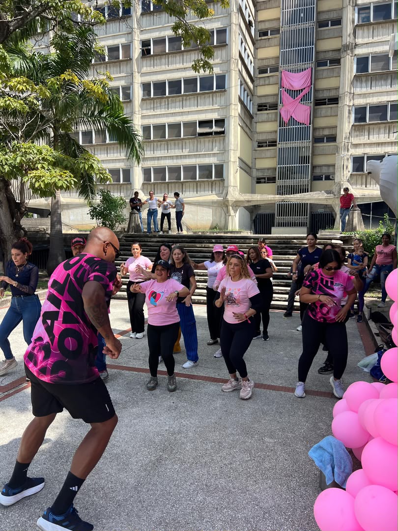 Girardot bailó por la vida y la prevención del cáncer de mama