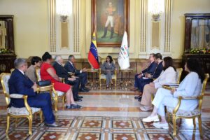 Presidenta Delcy Rodríguez se reunió con directivos del Centro Caribe Sports
