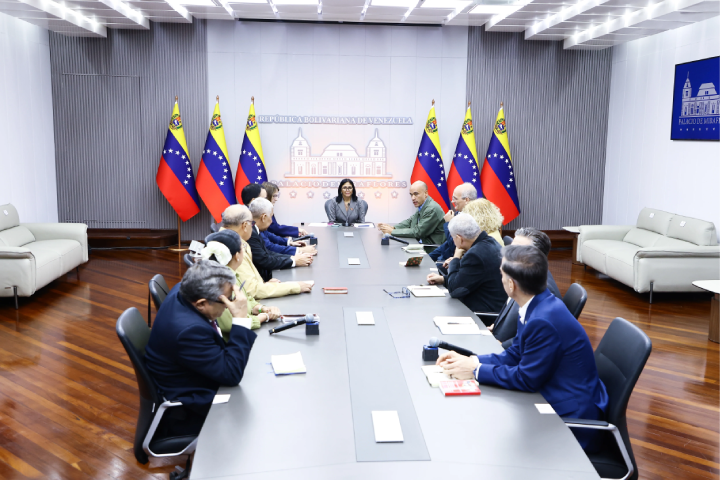 Presidenta Rodríguez lidera encuentro con Fedecámaras, Fedeindustrias y Centrales de Trabajadores
